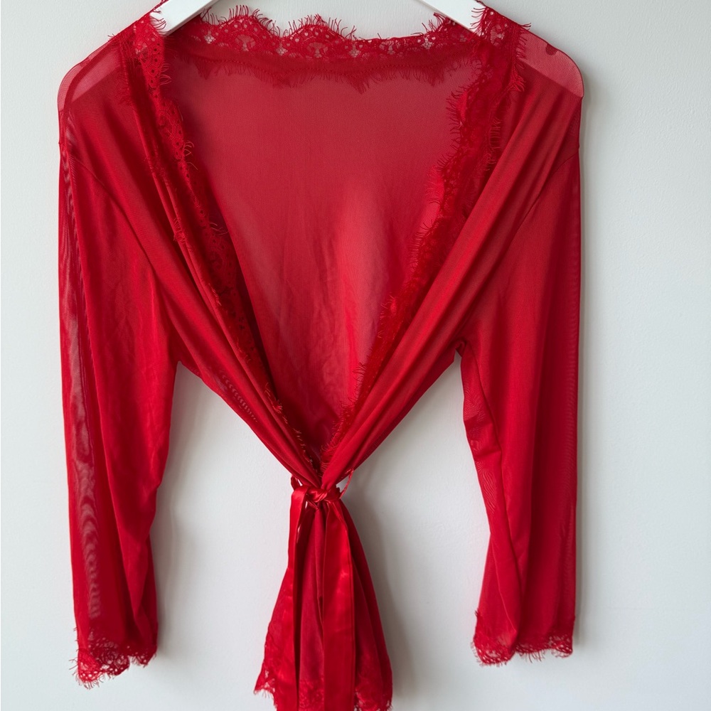 NWOT Elegant Red Lace Trim Robe & matching thong